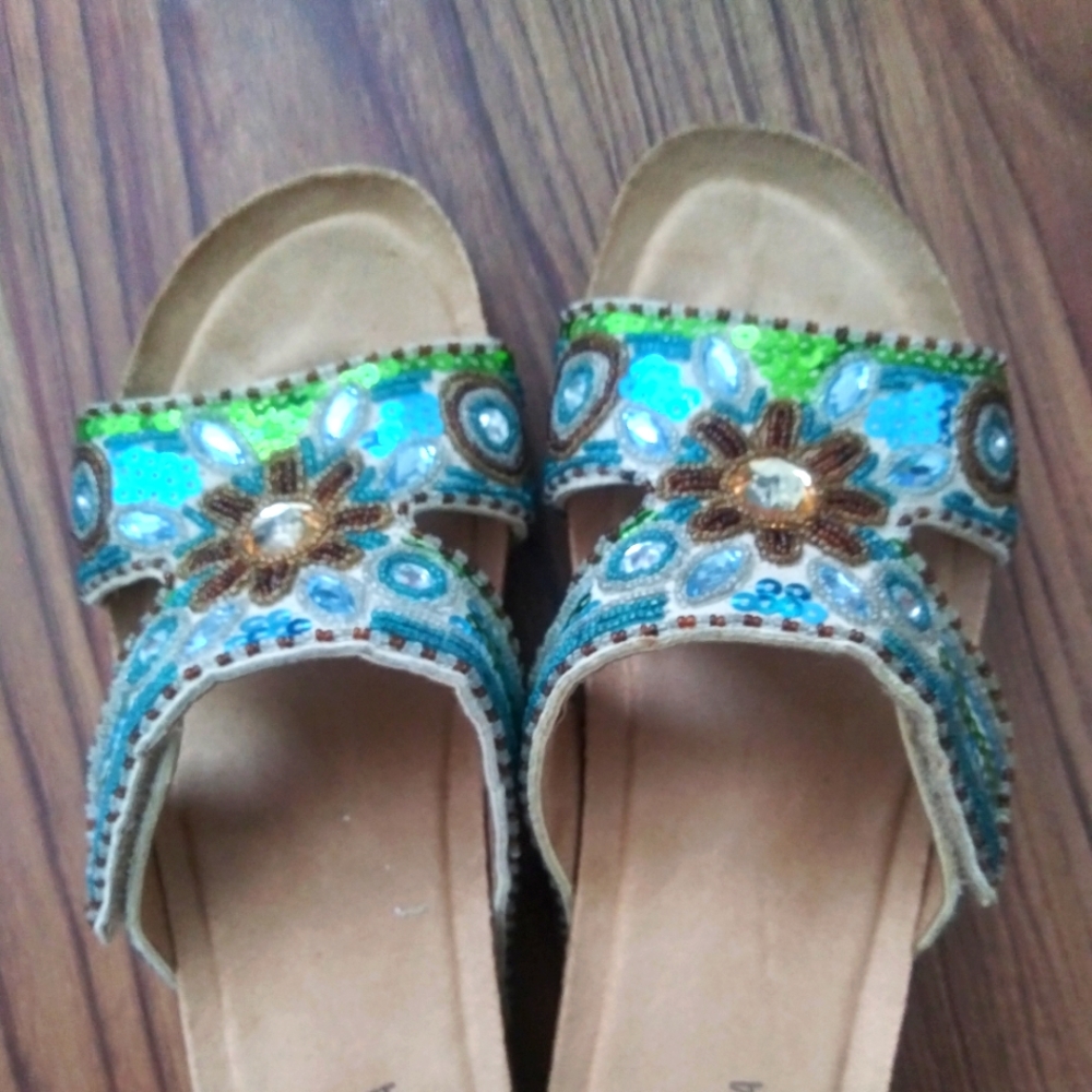 Shoe - Picture 3 of 4